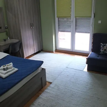 Apartment Temple